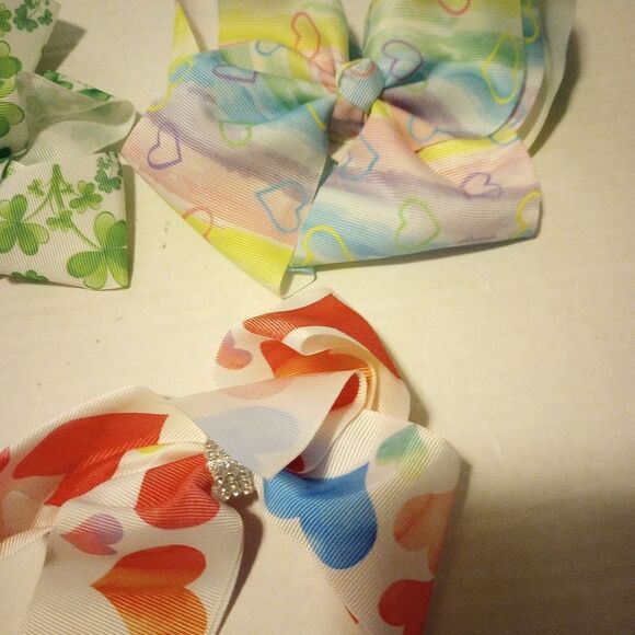 Holiday hair bow bundle hearts, shamrocks,Easter eggs NWT - Picture 3 of 8